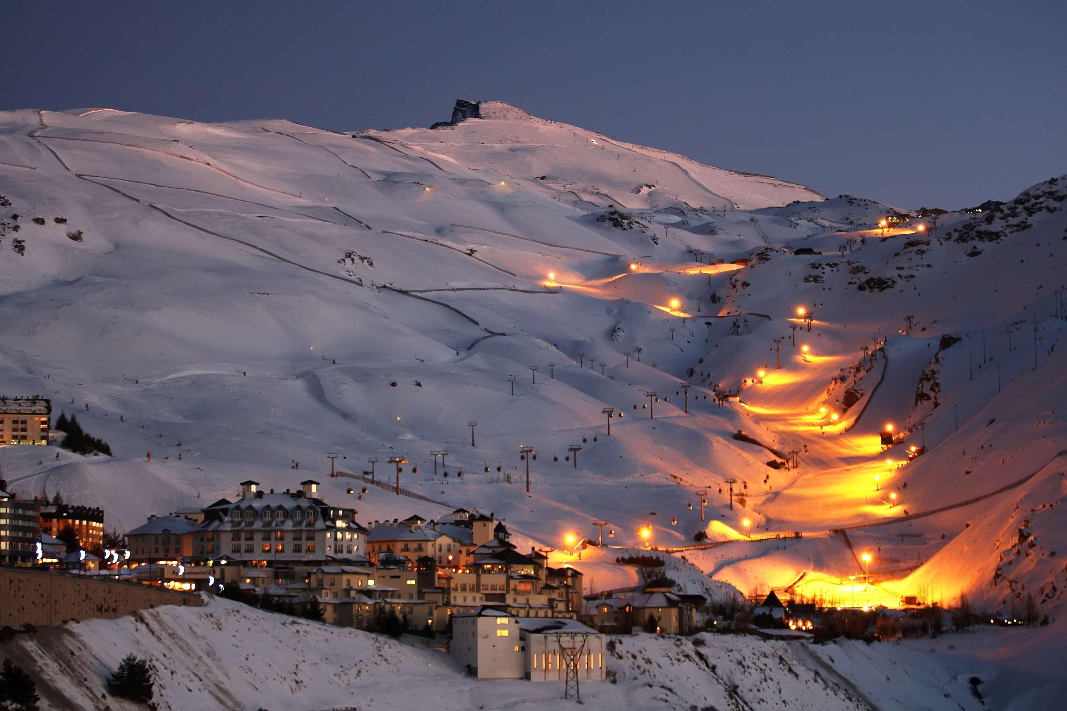 Hotel Melia Sol Y Nieve Sierra Nevada Exterior foto
